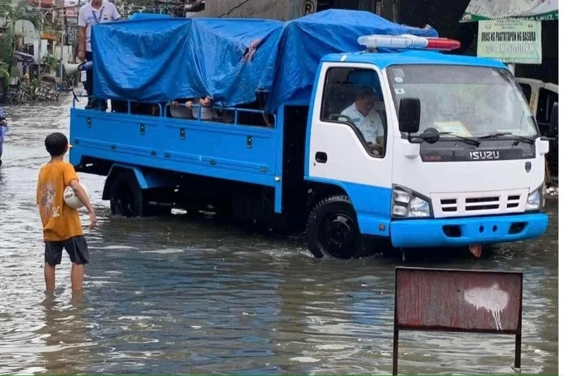 실시간 업데이트: 태풍 카리나